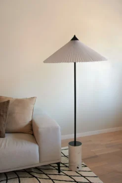 Globen Lighting Golvlampa 'Matisse' - Vit/Svart