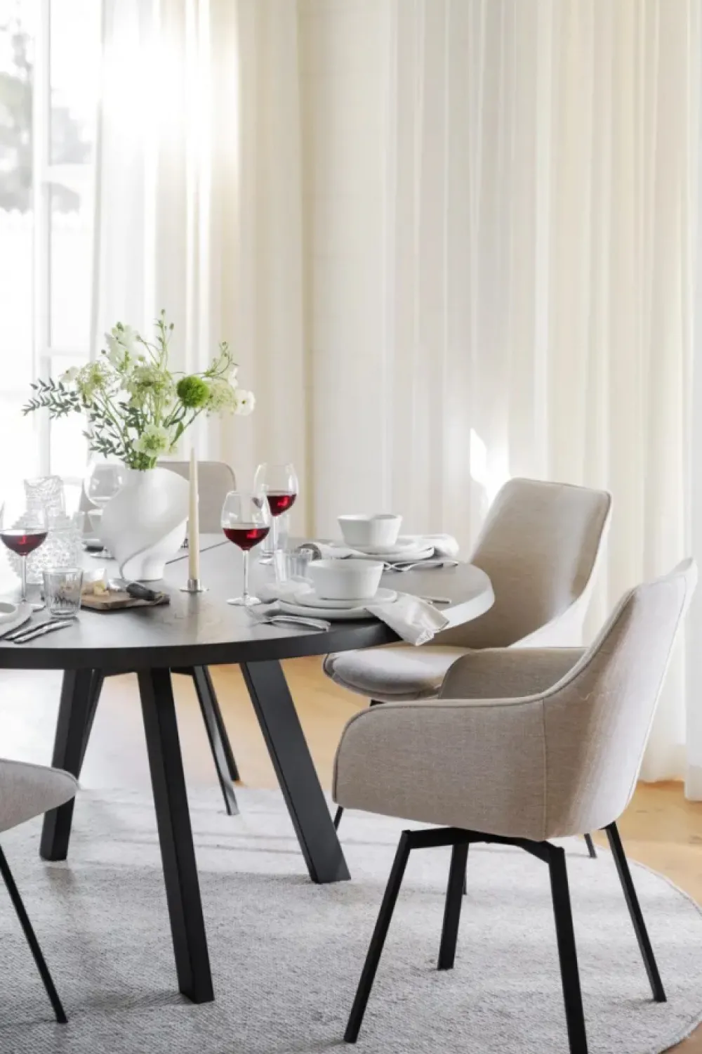 Rowico Home Karmstol 'Alison' - Ljusbeige/svart