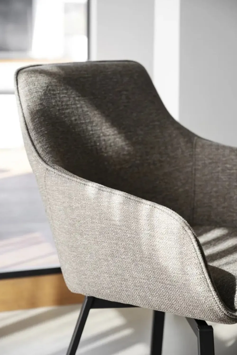 Rowico Home Karmstol 'Alison' - Mörkbeige/svart