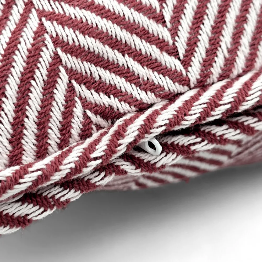 Reforma x Trendcarpet Kuddfodral 'Denisa Fishbone' 45x45cm - Röd/vit