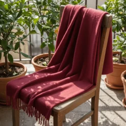 Reforma x Trendcarpet Pläd 'Samantha' 130x170cm - Mörkröd
